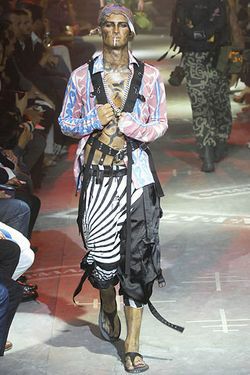 John Galliano08bl(f)